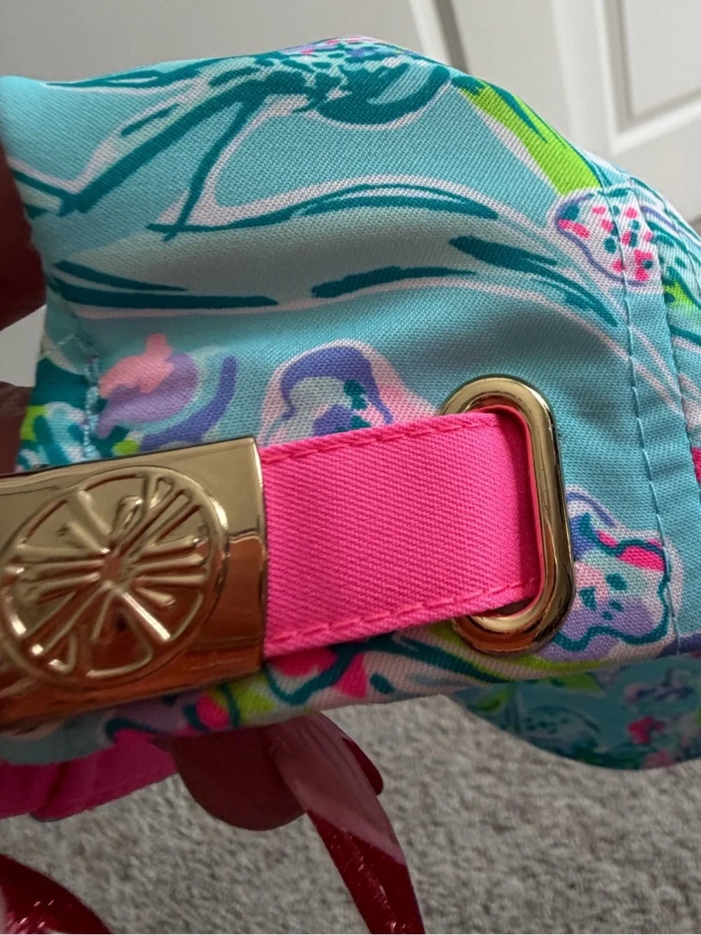 NWOT The Lilly Pulitzer Solid Run Around Hat
